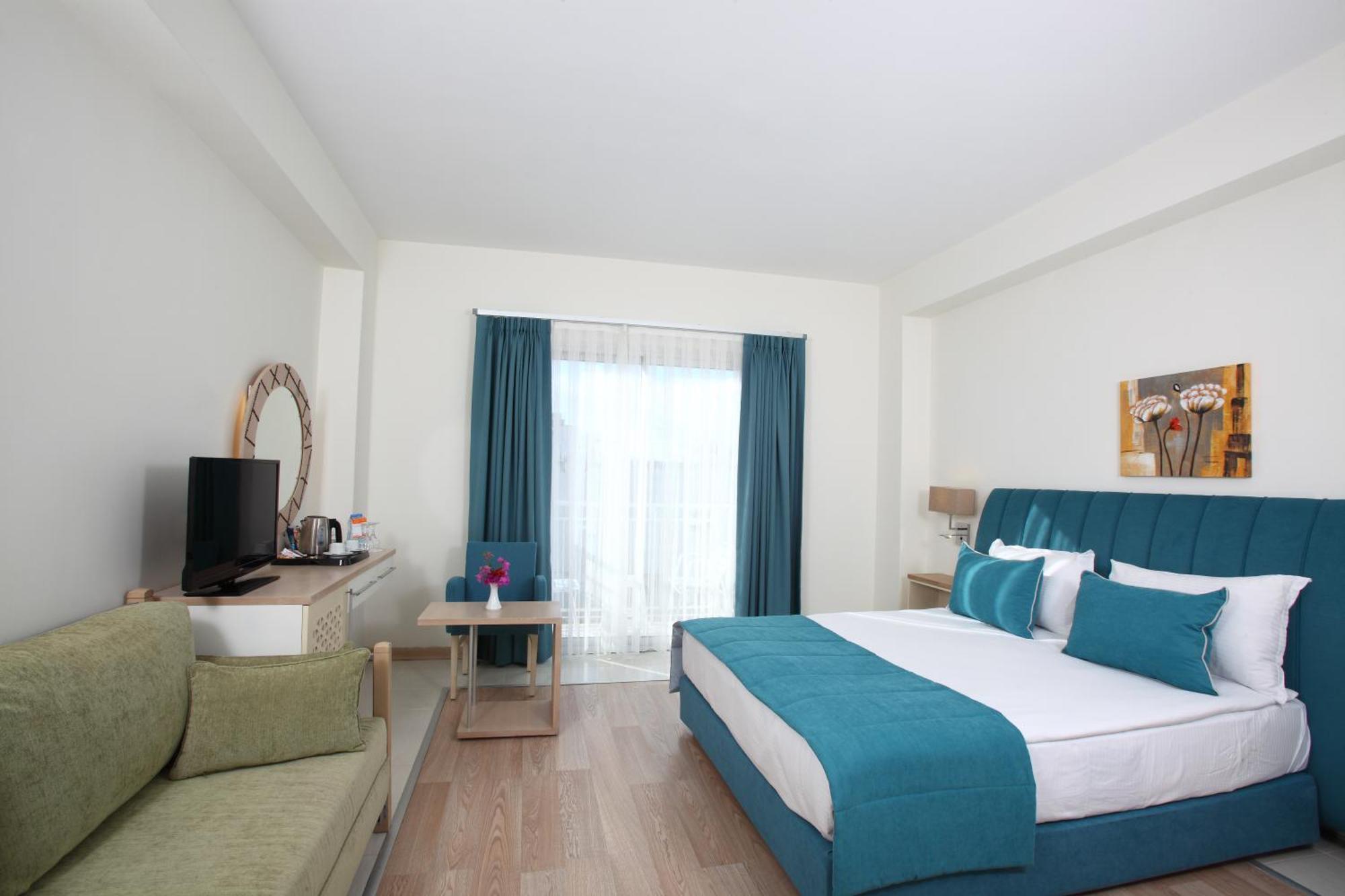 Deluxe Double or Twin Room,377149204:JPEG