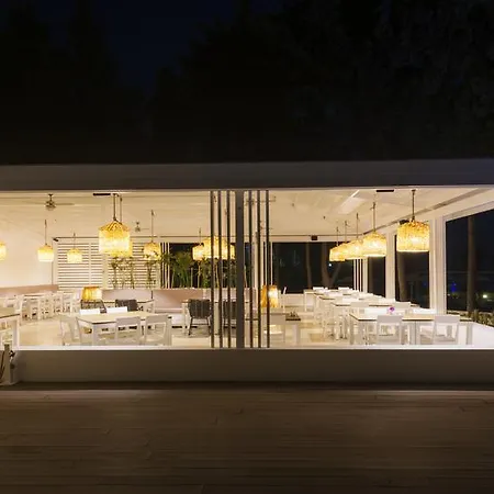 Liv Hotel By Bellazure-2